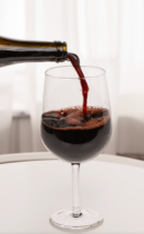 Steeds grotere wijnglazen doen ons meer en meer alcohol drinken