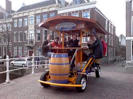 Amsterdam verbiedt bierfiets in binnenstad